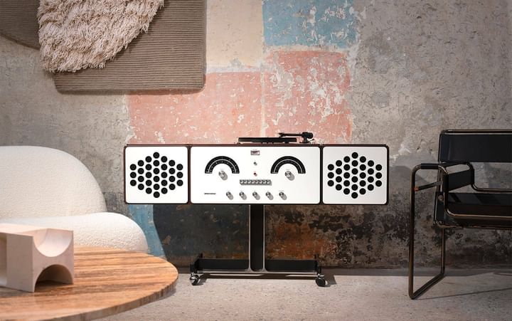 Radiofonografo bianco ambientate1 2